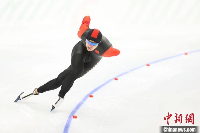 宁忠岩1500米摘银 斯托尔兹打破高亭宇纪录