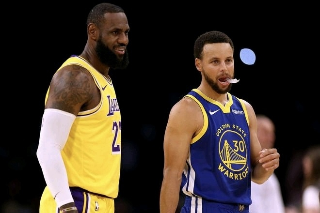 勒布朗·詹姆斯夏季球队选择引热议：夺冠、家庭