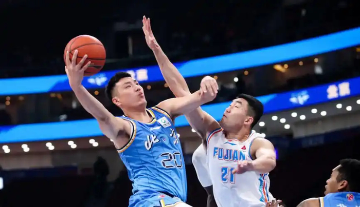 许利民战术风格引热议 伤病困扰首钢男篮冲击冠