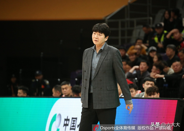 山东男篮季后赛一轮游引四大巨变：邱彪下课、